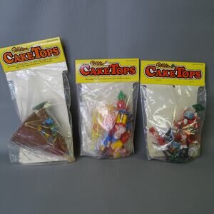 Lot of 3 Vintage Wilton Cake Tops Snow White Teepee Toy Soldiers Sealed